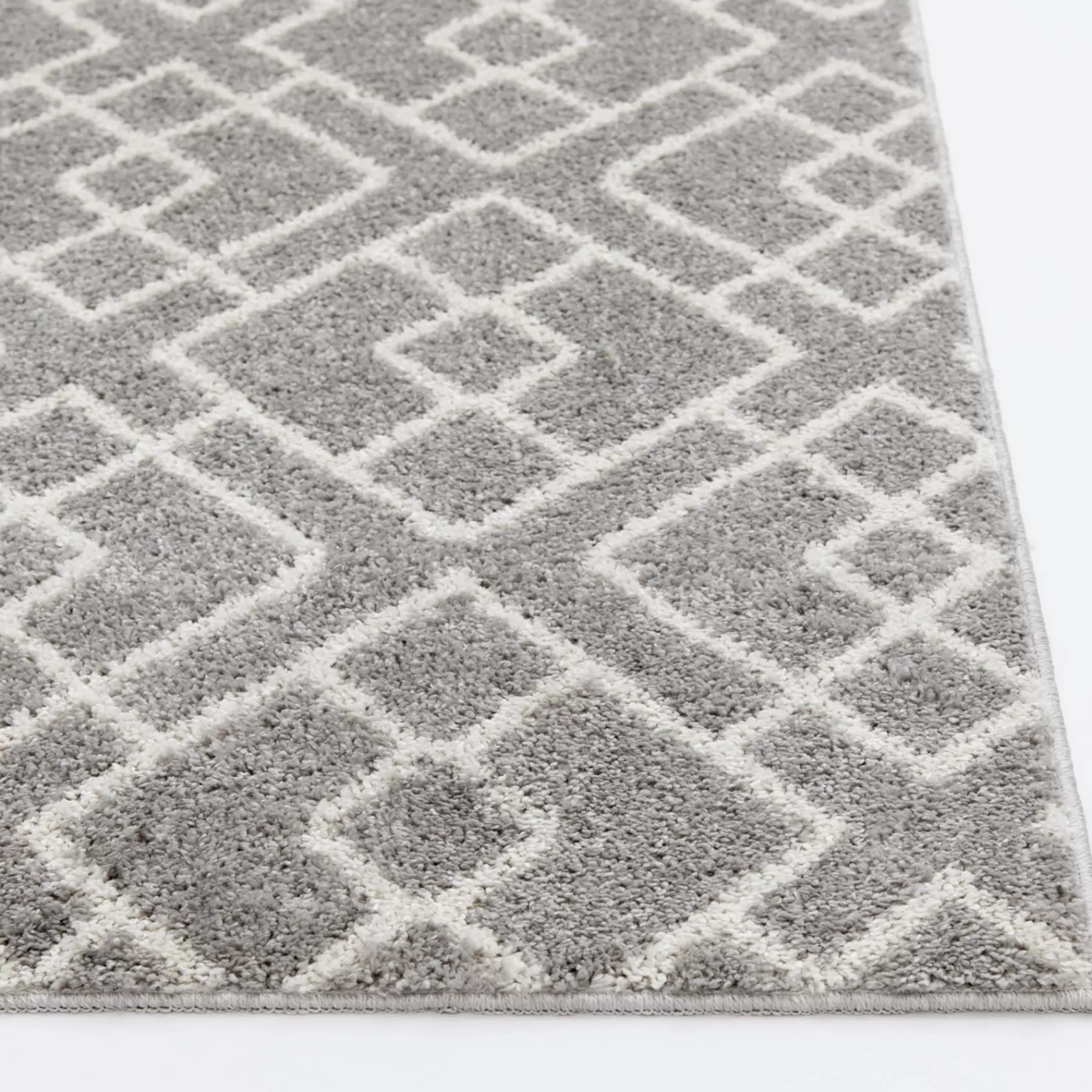 * Exclusive (D558) Salinas Grey & White Diamond Design Area Rug, 5 7