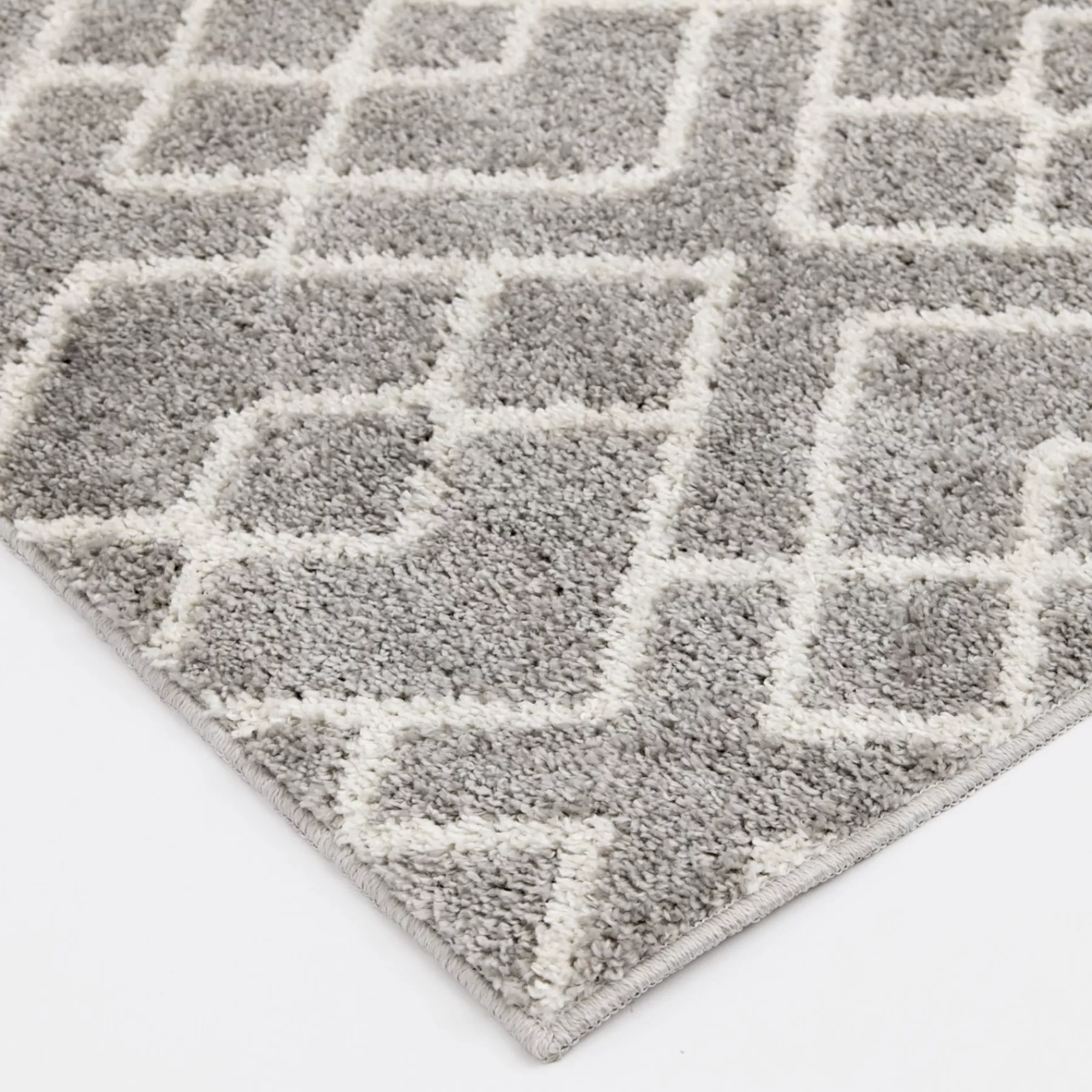 * Exclusive (D558) Salinas Grey & White Diamond Design Area Rug, 5 7