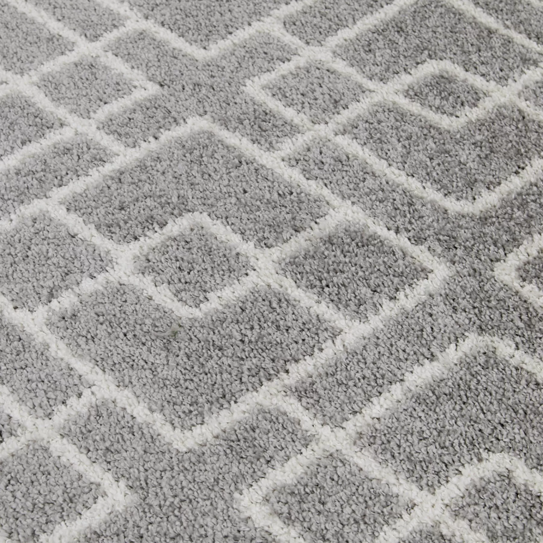 * Exclusive (D558) Salinas Grey & White Diamond Design Area Rug, 5 7